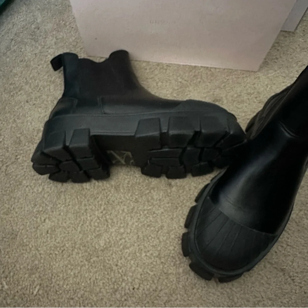 Black Boots